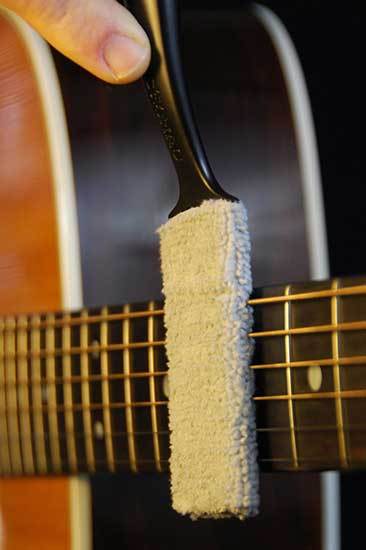 MUSIC NOMAD CLEANING TOOL