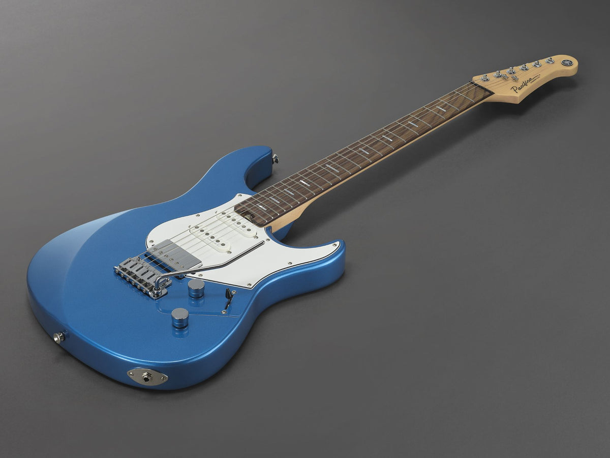 Yamaha Pacifica PACS+12 Sparkle Blue